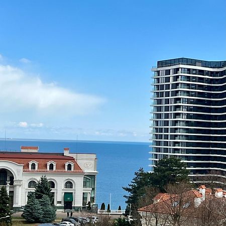 Спальня-студия с видом на море и парк Одесса Экстерьер фото